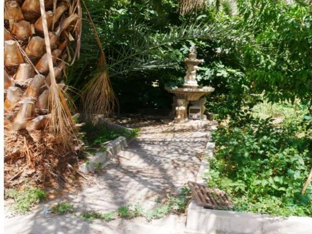 Se venden naves con parcela de 2.868 m2 en Senda De los Garres