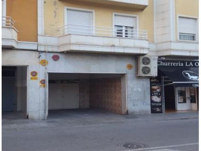 SE VENDEN PLAZAS DE GARAJE CON Y SIN TRASTERO EN LA AVDA. DE MADRID