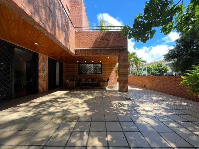Se vende/alquila Apto 500m² 4h/7b/5e Altamira
