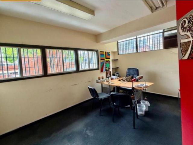 Se vende/alquila Galpon 220m² La Urbina