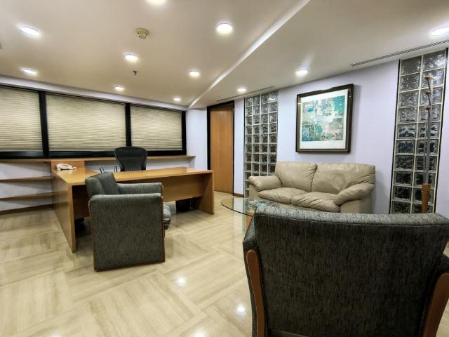 Se vende/alquila oficina 120m² 2b Chacao