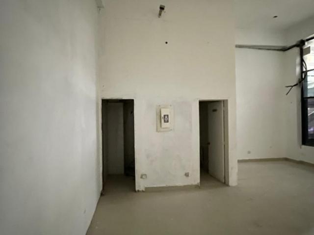 Se vende/alquila Local 54m2. Guatire, Frutas condominiums