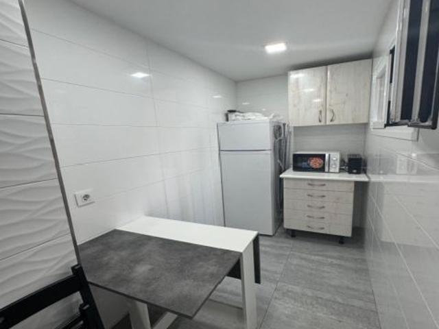 SE ALQUILA MAGNÍFICA HABITACIÓN EN PLENO CORAZÓN DE PASEO DE LAS DELICIAS