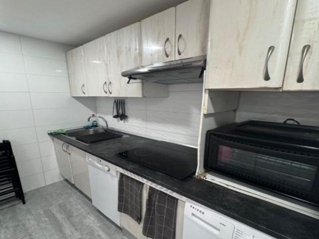 SE ALQUILA MAGNÍFICA HABITACIÓN EN PLENO CORAZÓN DEL BARRIO DELICIAS!