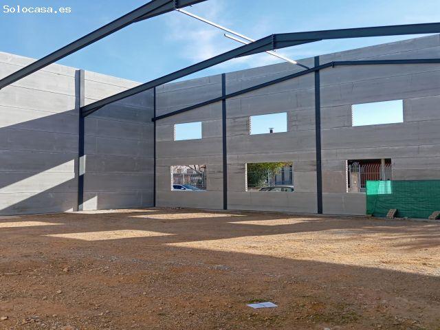 Se alquila nava en Tomelloso ideal para local y comercio con 400m2