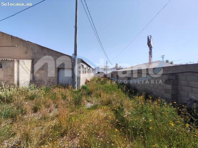 Se alquila Nave comercial