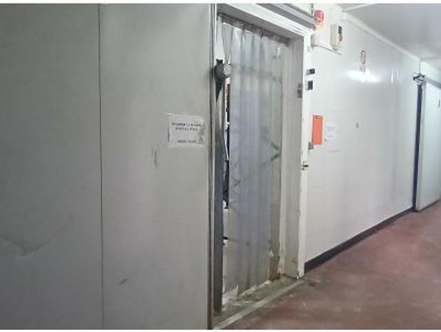 SE ALQUILA NAVE INDUSTRIAL COMERCIAL EN POLIGONO INDUSTRIAL TORREVIEJA