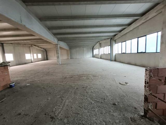 VENTA O ALQUILER NAVE INDUSTRIAL EN ONDARA