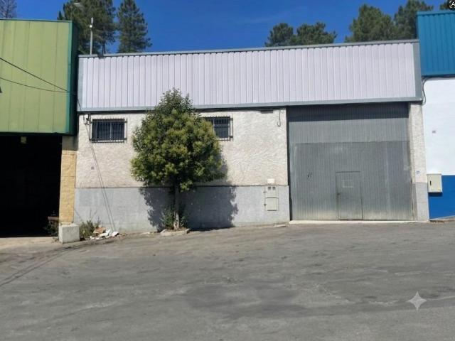 SE ALQUILA NAVE INDUSTRIAL EN POLIGONO BARREIROS