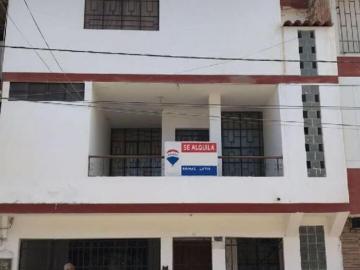 SE ALQUILA O VENDE CASA DE 3 PISOS