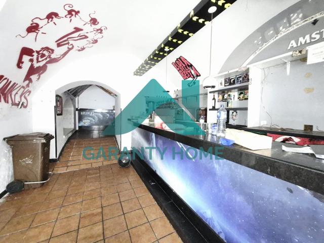 ️ ¡SE ALQUILA O VENDE BAR RESTAURANTE EN PLAZA MAYOR!
