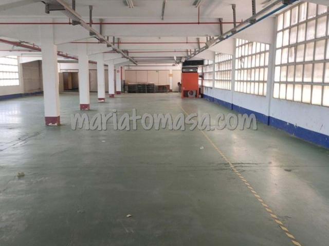 Se alquila o vende edificio industrial