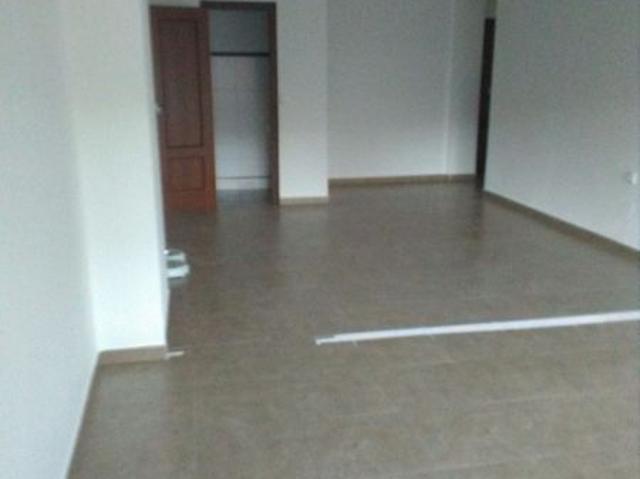 SE ALQUILA O VENDE ESTUPENDO ENTRESUELO
