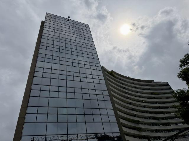 Se Alquila Oficina/165M2/2b/Santa Eduvigis/5334