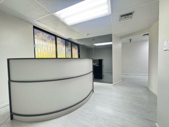 Se alquila oficina 225m2 El Rosal