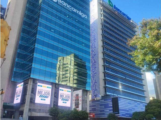 Se alquila oficina 68m2 Altamira 3947