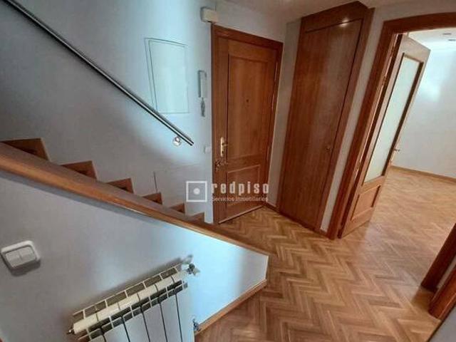 SE ALQUILA ATICO DUPLEX 3 HAB ZONA ZARZALEJO