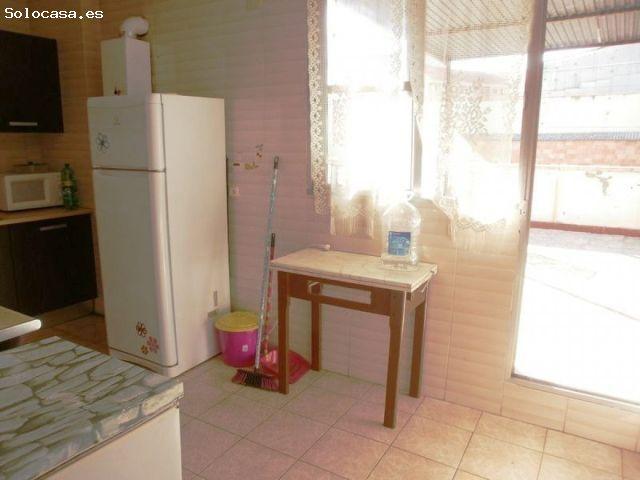 Se alquila ATICO de 4 dormitorios con TERRAZA de 60 metros
