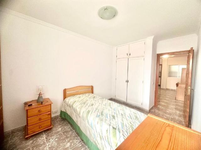 SE ALQUILA AMPLIA VIVIENDA EN EDIFICIO CAMPO ESPAÑA – 0020 00041