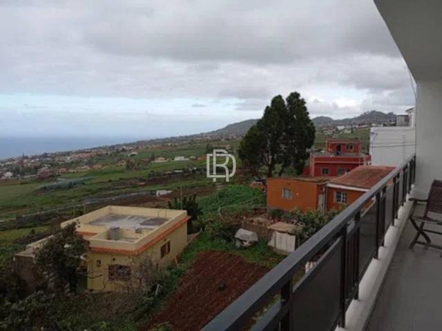 SE ALQUILA AMPLIO Y LUMINOSO PISO DE 3 HABITACIONES EN EL SAUZAL