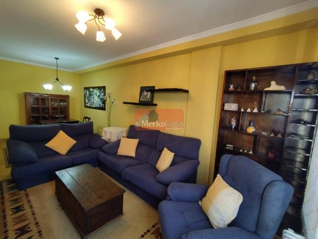 SE ALQUILA APARTAMENTO AMPLIO EN PLAZA AGUAS FÉRREAS
