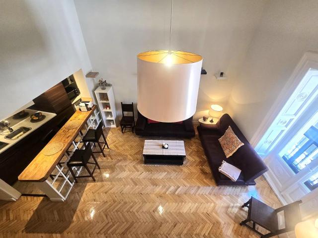 Se alquila apartamento duplex en exclusiva zona de Gran Vía