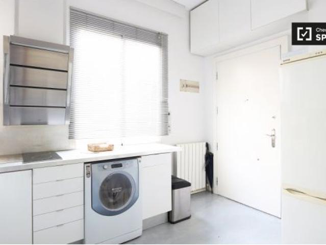 Se alquila apartamento de 1 dormitorio en Universidad, todos los gastos incluidos