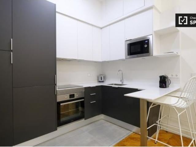 Se alquila apartamento de 1 dormitorio en Universidad, algunos gastos incluidos