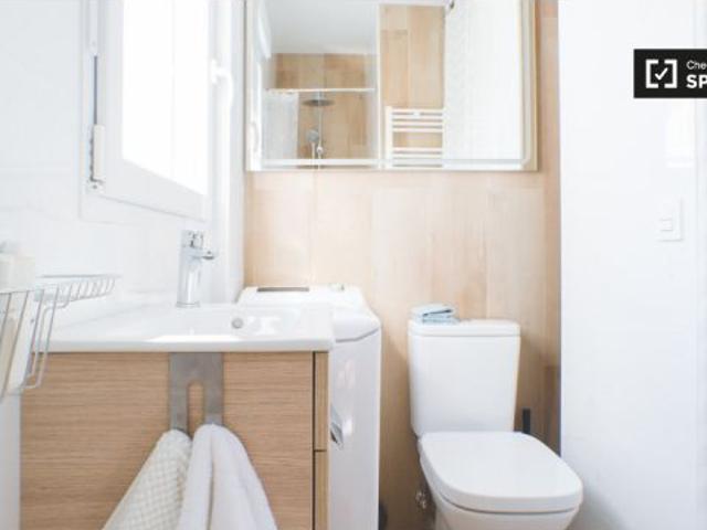 Se alquila apartamento de 1 dormitorio en Universidad con gastos incluidos