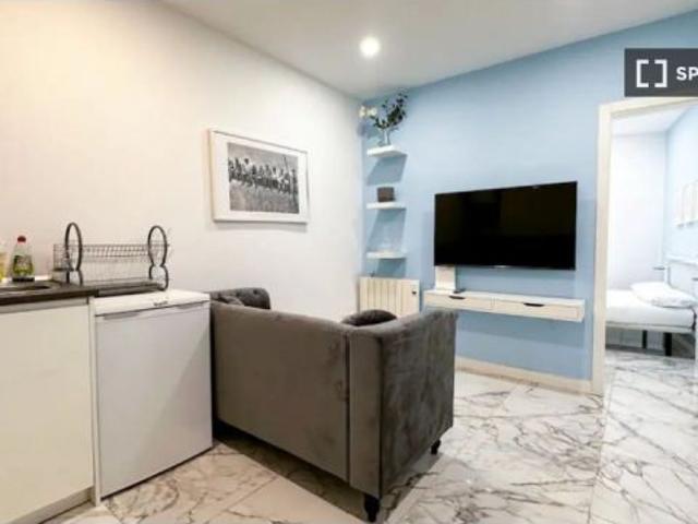 Se alquila apartamento de 1 dormitorio en Universidad, gastos incluidos