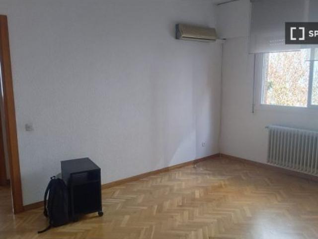 Se alquila apartamento de 1 dormitorio en Universidad, gastos incluidos