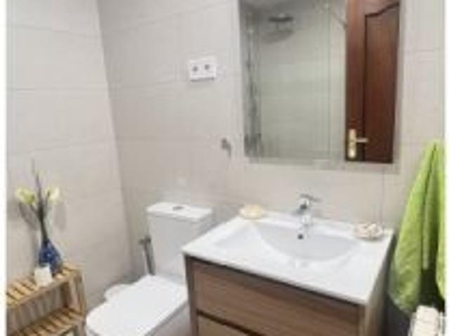 Se alquila apartamento de 1 dormitorio en Valdeacederas, gastos incluidos
