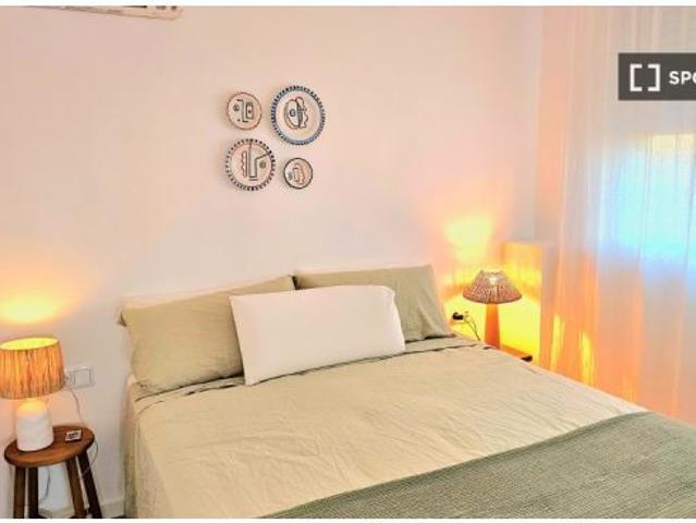 Se alquila apartamento de 1 dormitorio en Alicante  se admiten parejas