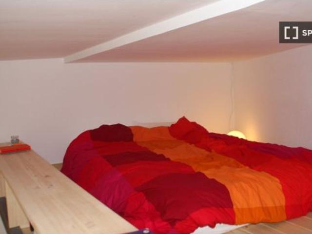 Se alquila apartamento de 1 dormitorio en Embajadores, gastos incluidos