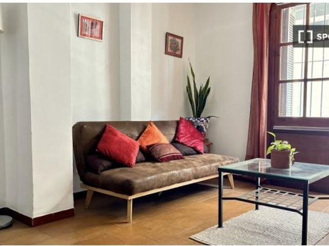 Se alquila apartamento de 1 dormitorio en Encarnación Regina, todos los gastos incluidos