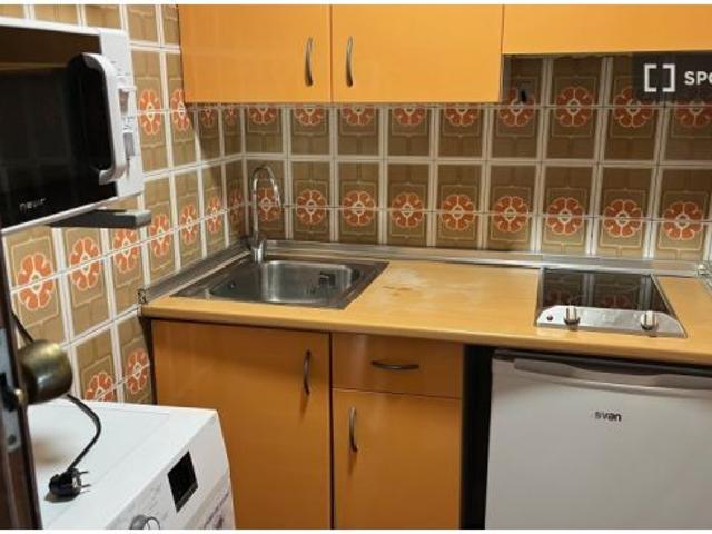 Se alquila apartamento de 1 dormitorio en Nueva España, gastos incluidos