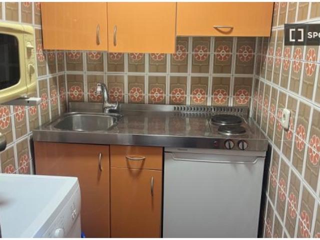 Se alquila apartamento de 1 dormitorio en Nueva España, gastos incluidos