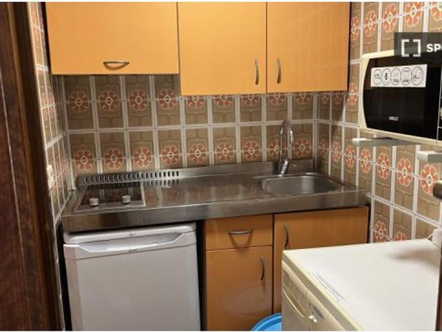 Se alquila apartamento de 1 dormitorio en Nueva España, gastos incluidos