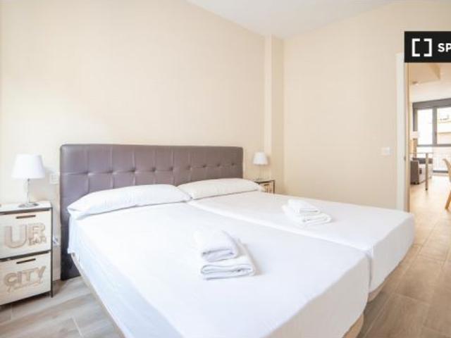 Se alquila apartamento de 1 dormitorio en Prosperidad, solo para profesionales