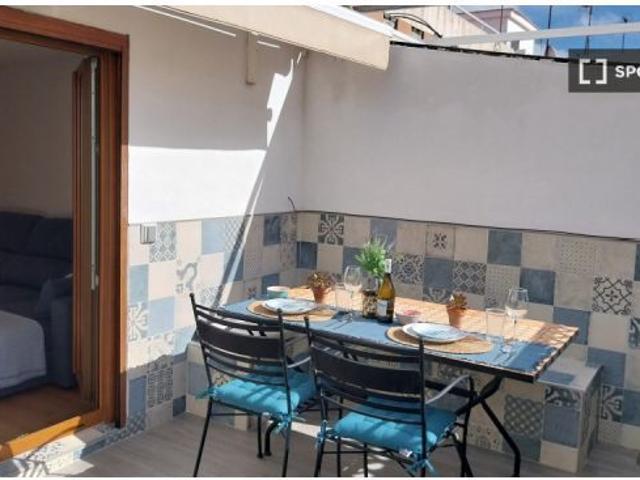 Se alquila apartamento de 1 dormitorio en San Gil, con todos los gastos incluidos