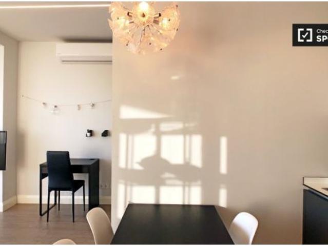 Se alquila apartamento de 1 dormitorio en Sol, todos los gastos incluidos