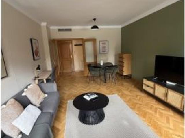 Se alquila apartamento de 2 habitaciones en Almagro, gastos incluidos, ideal para parejas