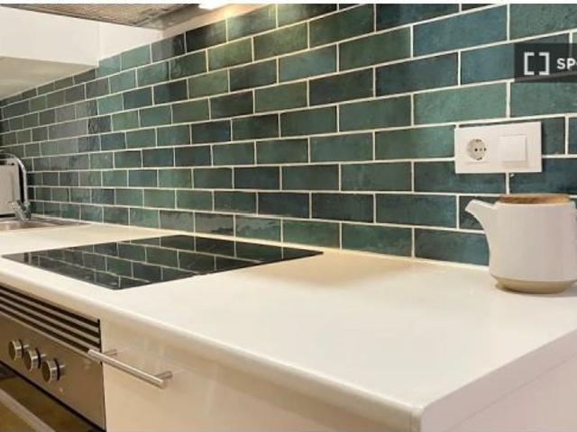 Se alquila apartamento de 2 habitaciones en El Carmel, solo profesionales