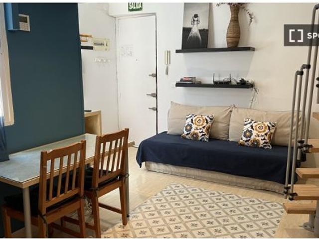 Se alquila apartamento de 2 habitaciones en la zona universitaria  se admiten parejas