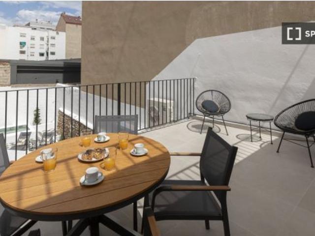 Se alquila apartamento de 2 habitaciones en Patraix