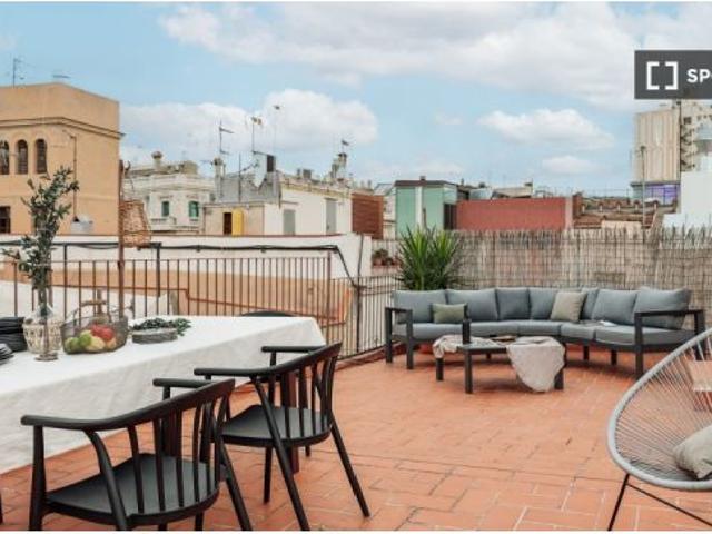 Se alquila apartamento de 3 habitaciones en Sant Pere Santa Caterina i la Ribera. Solo para profesio