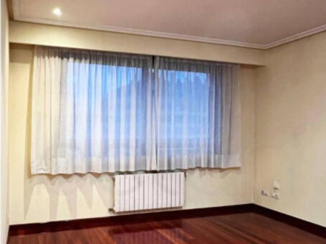 Se alquila apartamento en O Couto