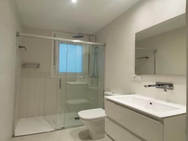 SE ALQUILA APARTAMENTO EN EL CENTRO SEMINUEVO