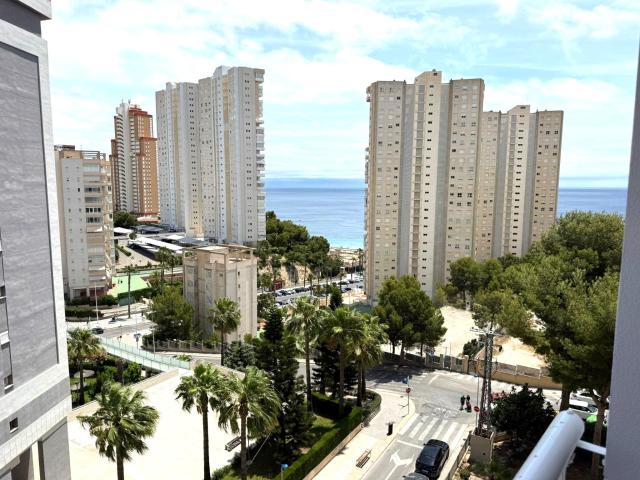 SE ALQUILA APARTAMENTO EN LA ZONA DE PONIENTE