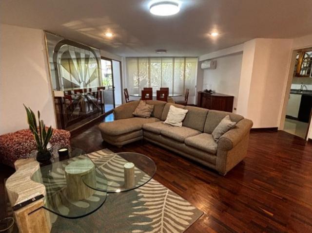 SE ALQUILA APARTAMENTO EN SANTA EDUVIGIS 160 M2
